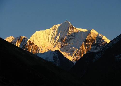 YUBRA PEAK Climbing